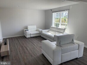 1771 Bradley Dr in Harrisburg, PA - Foto de edificio - Building Photo