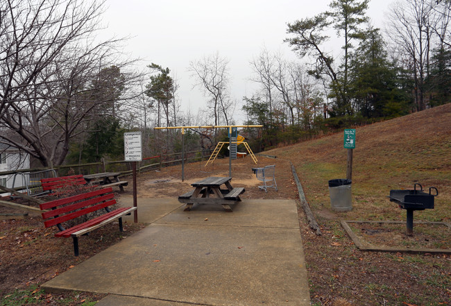 Breton Bay Gardens in Leonardtown, MD - Building Photo - Building Photo