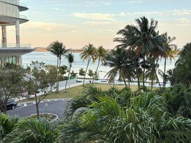 150 SE 25th Rd in Miami, FL - Building Photo