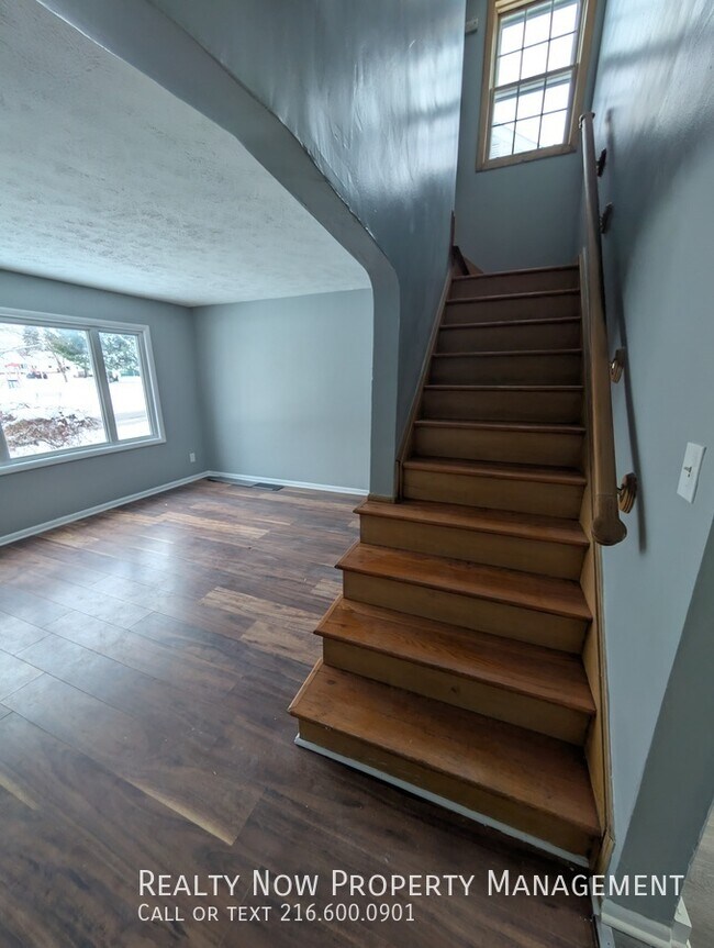 15709 Northwood Ave in Maple Heights, OH - Building Photo - Building Photo