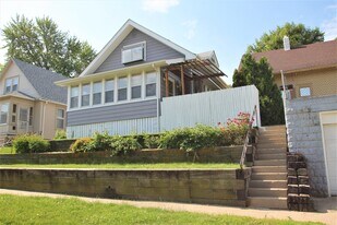 1017 Arbor St in Omaha, NE - Building Photo