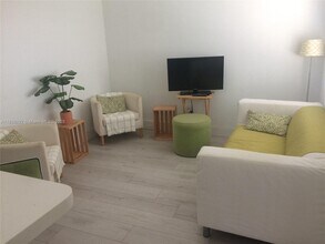 1014 Salzedo St in Coral Gables, FL - Building Photo - Building Photo