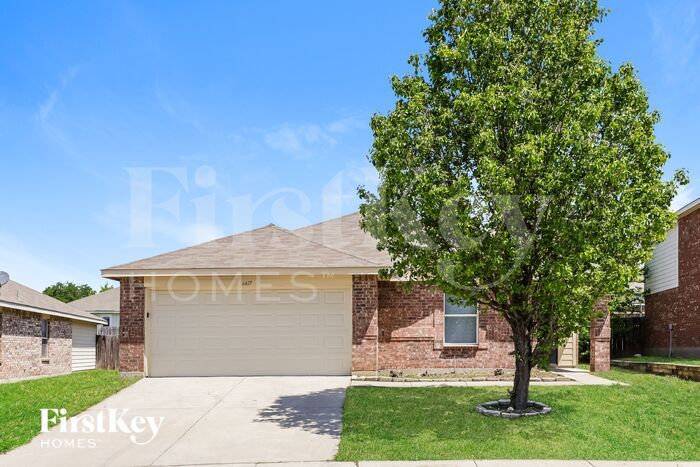 6417 Meadow Way Ln in Fort Worth, TX - Foto de edificio