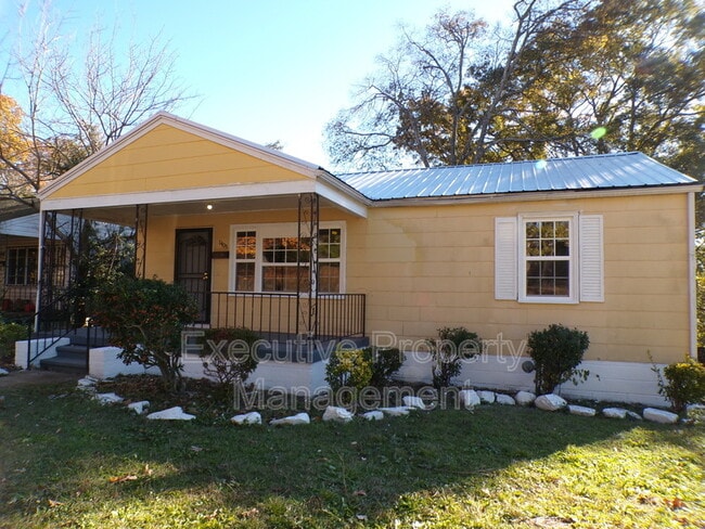 property at 1405 33rd St N