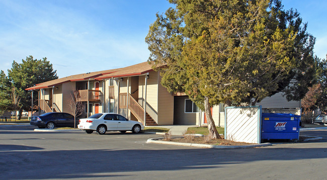 Sandlewood Apartments in Caldwell, ID - Building Photo - Building Photo