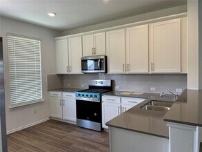 252 Redonda Dr in Liberty Hill, TX - Building Photo - Building Photo