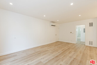 1268 N Sweetzer Ave in West Hollywood, CA - Building Photo - Building Photo
