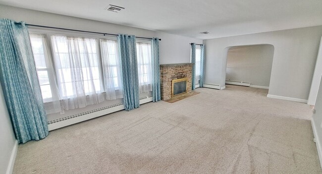 1170 Westminster Ave in Hanover, PA - Building Photo - Building Photo