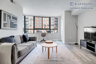 901 15th St S in Arlington, VA - Building Photo