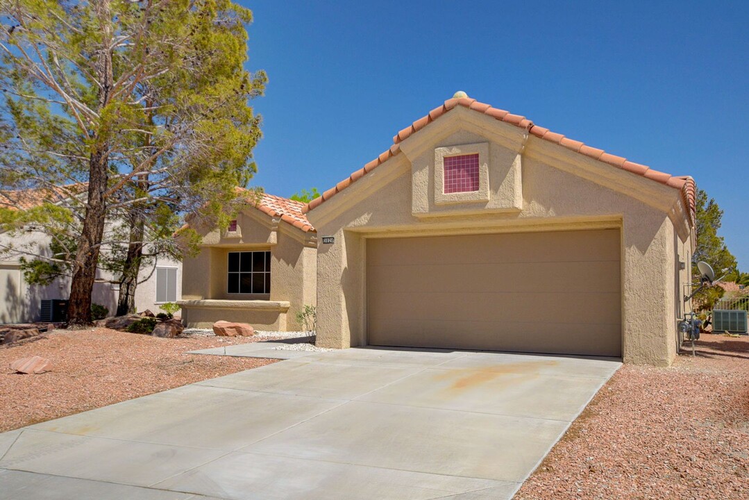 3020 Cradle Mountain Dr in Las Vegas, NV - Foto de edificio