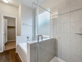 4717 Los Pines Way in Bryan, TX - Building Photo - Building Photo