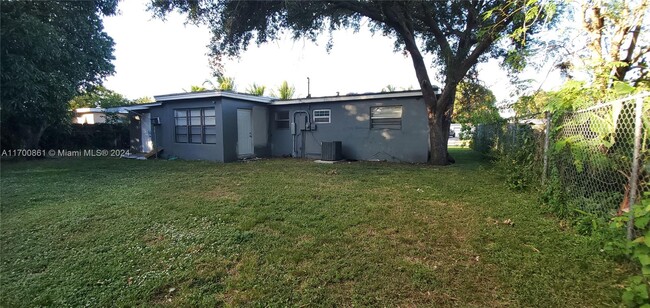 3680 Jackson Blvd in Fort Lauderdale, FL - Foto de edificio - Building Photo