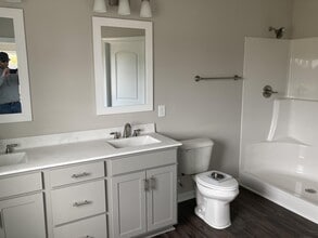 215 Briarcliff Ct in Kinston, NC - Building Photo - Building Photo