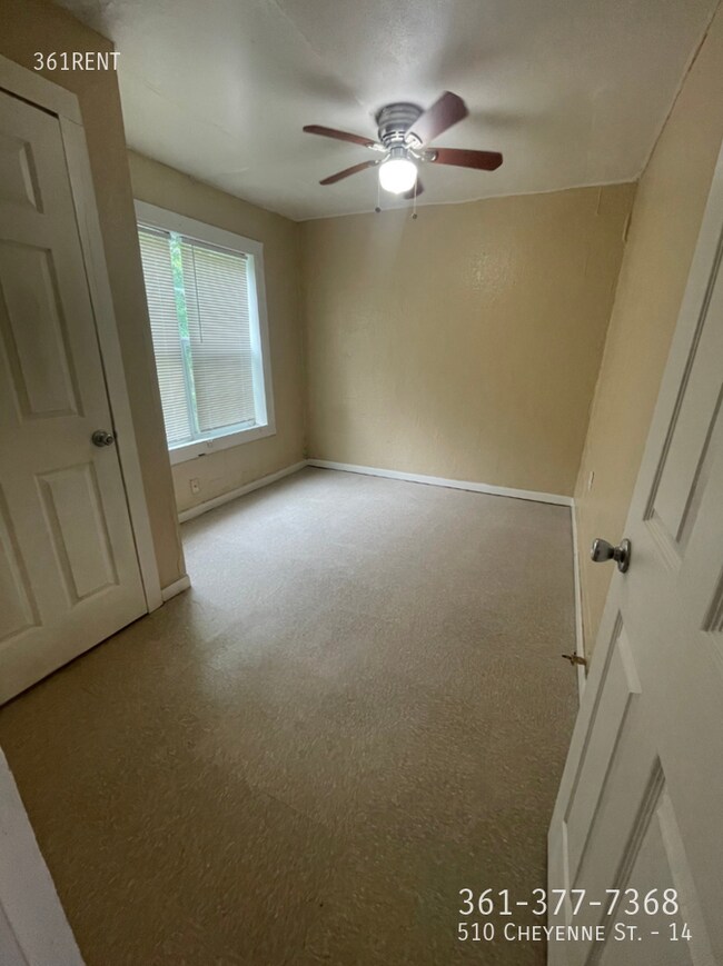 510 Cheyenne St-Unit -14 in Corpus Christi, TX - Foto de edificio - Building Photo