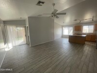 3201 E Kerry Ln in Phoenix, AZ - Building Photo - Building Photo