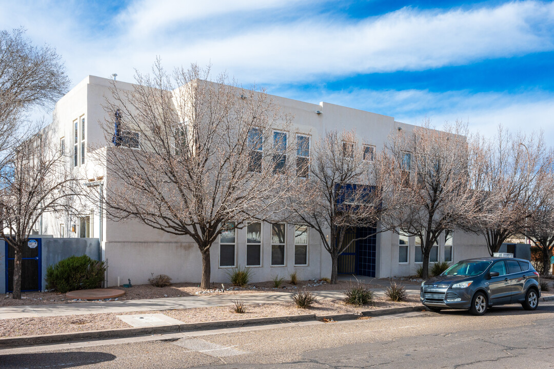 401 High St SE in Albuquerque, NM - Building Photo