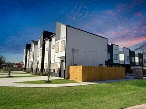 3109 Shelby Cir in Houston, TX - Building Photo - Building Photo