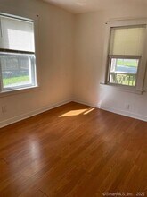 77 Crestwood Rd in Fairfield, CT - Building Photo - Building Photo