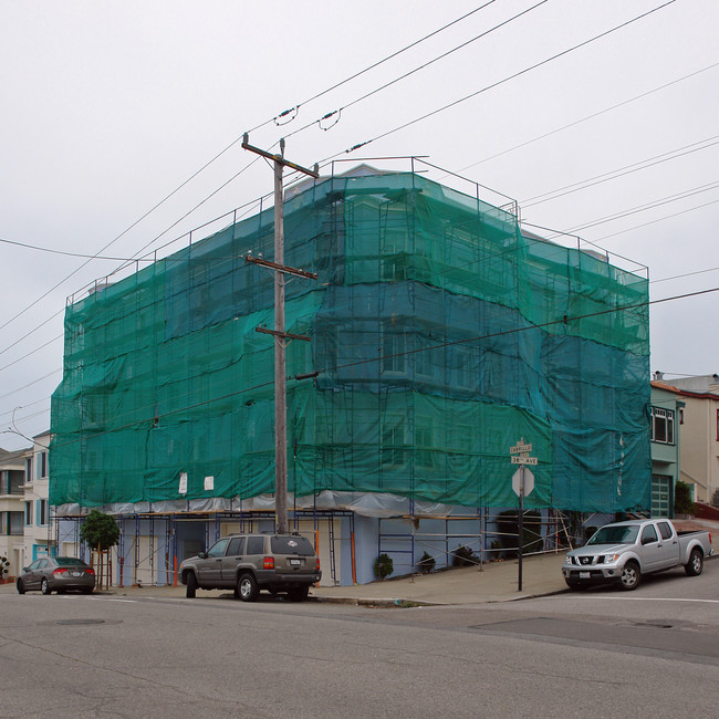 3700 Cabrillo St in San Francisco, CA - Building Photo - Building Photo