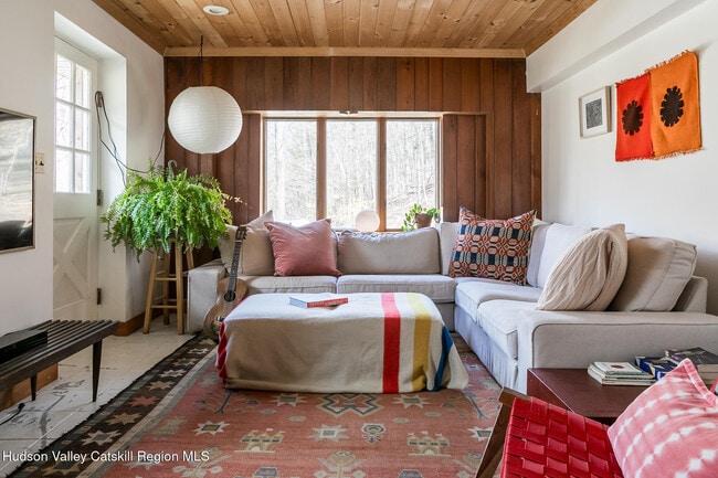 671 Watson Hollow Rd in West Shokan, NY - Building Photo - Building Photo