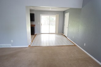 5025 E Weaver Ave in Centennial, CO - Building Photo - Building Photo