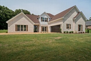 57 Scattered Oaks Dr in Byhalia, MS - Building Photo