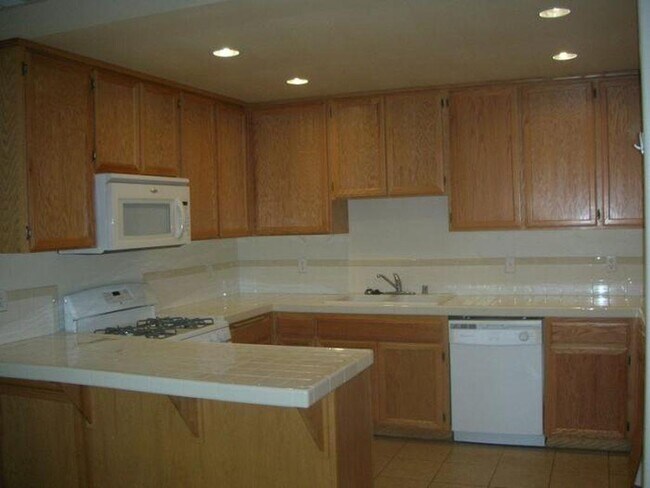 9712 S Loop Blvd in California City, CA - Building Photo - Building Photo