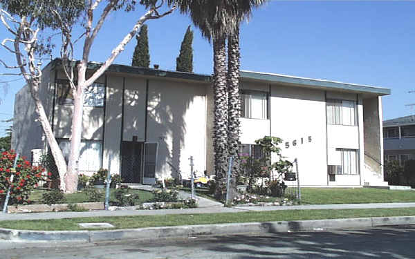 5615 Satsuma Ave in North Hollywood, CA - Building Photo - Building Photo