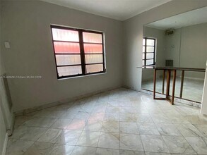 2369 SW 17th St-Unit -1 in Miami, FL - Building Photo - Building Photo