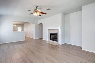 218 Katy B Ln in Bastrop, TX - Building Photo - Building Photo