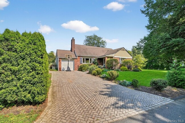 70 Atherstone Rd in Scarsdale, NY - Building Photo - Building Photo