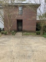 1823 Holmes St in Tupelo, MS - Building Photo