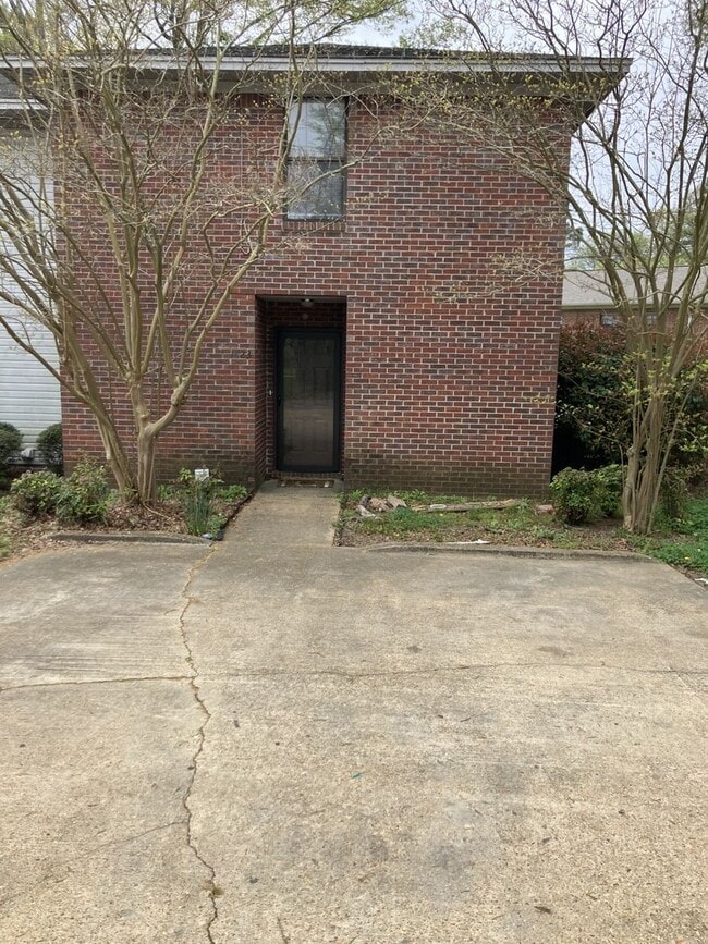 property at 1823 Holmes St