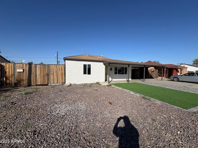 2624 W San Miguel Ave in Phoenix, AZ - Building Photo - Building Photo