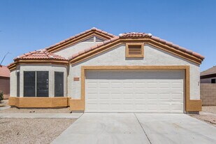 15538 W Lisbon Ln in Surprise, AZ - Building Photo