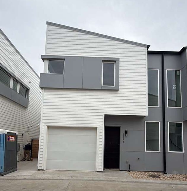 property at 2000 Riverside Farms Rd