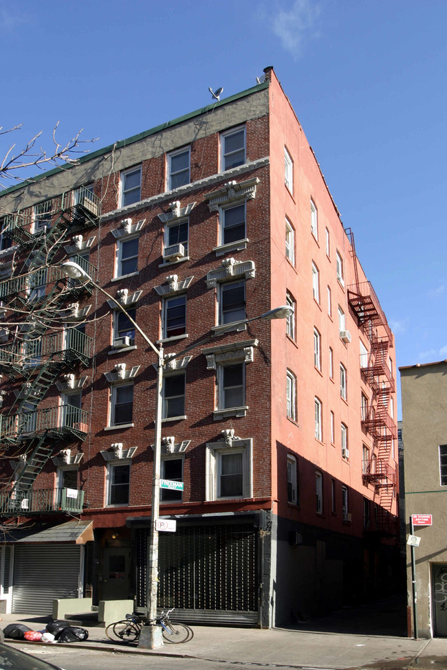 8-10 Rivington St in New York, NY - Building Photo - Building Photo