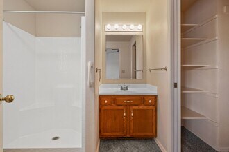 2213 N Pawnee Ln in Boise, ID - Building Photo - Building Photo