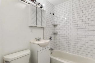 425 W Baker Ave, Unit 3 in Wildwood, NJ - Building Photo - Building Photo