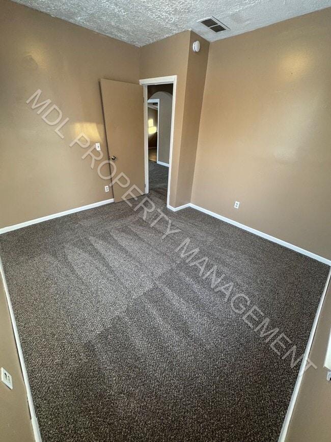 1909 Stanley St in Saginaw, MI - Building Photo - Building Photo