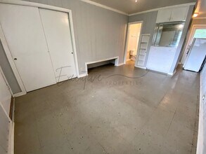 417 6th St-Unit -4 in Lake Charles, LA - Building Photo - Building Photo