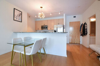 123 S Green St, Unit 602B in Chicago, IL - Building Photo - Building Photo