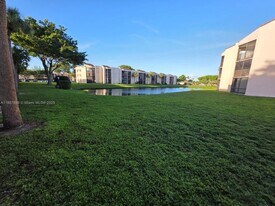 3252 Foxcroft Rd in Miramar, FL - Building Photo