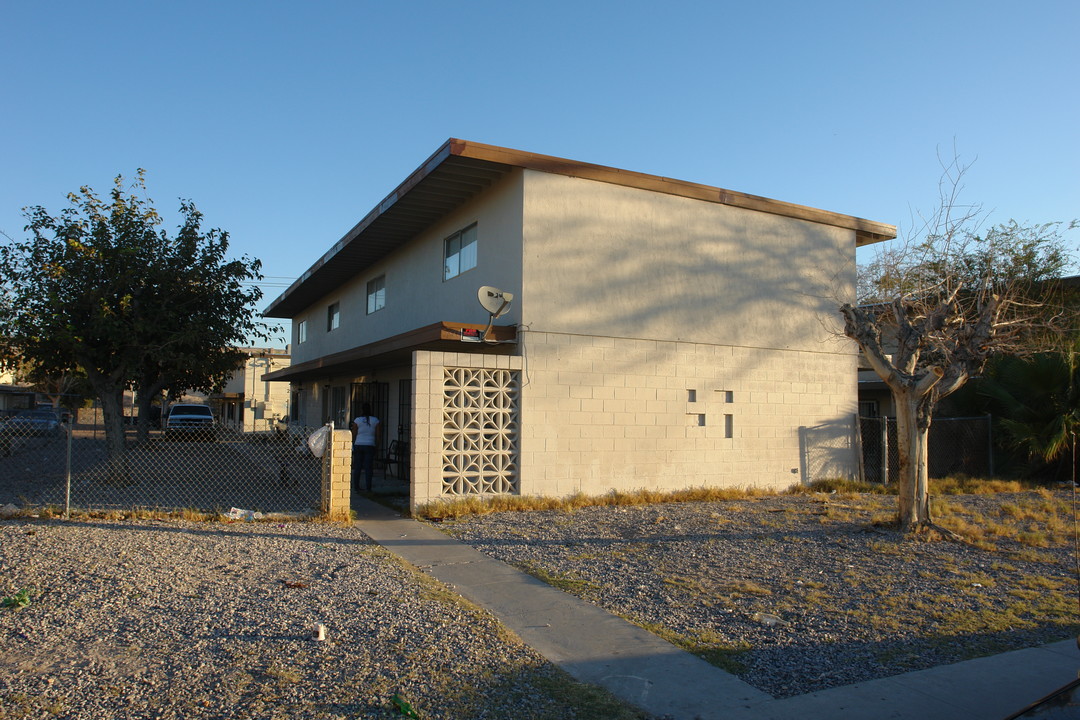 Shenandoah Square in Las Vegas, NV - Building Photo