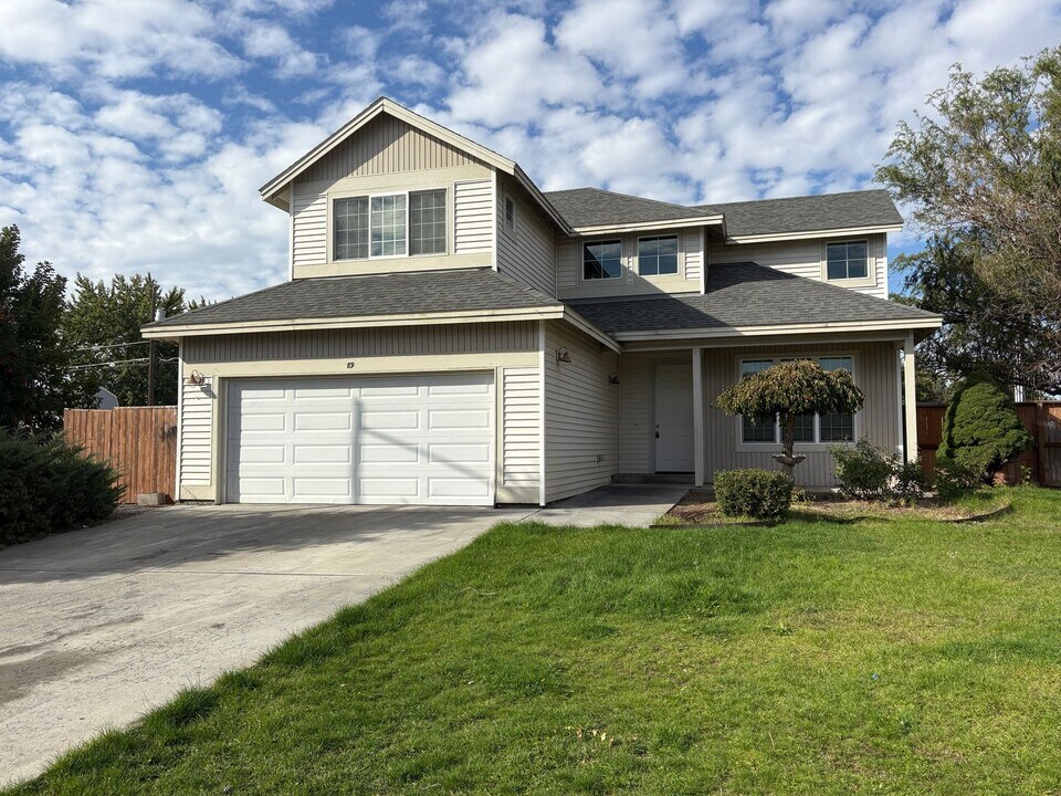 89 M St NE in Ephrata, WA - Building Photo