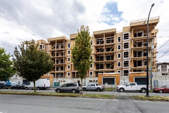 The Encore in Chilliwack, BC - Building Photo - Building Photo