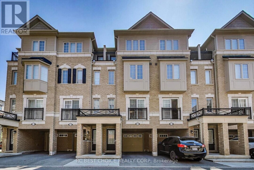 2535 Bromus Path in Oshawa, ON - Building Photo