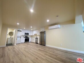 13400 Cordary Ave in Hawthorne, CA - Building Photo - Building Photo