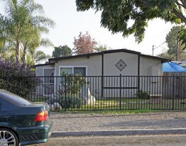 519-529 W 11th Ave in Escondido, CA - Building Photo