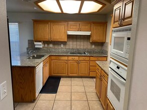 703 N Elm Ave in Clovis, CA - Building Photo - Building Photo